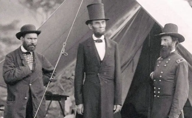 Abraham Lincoln stovepipe hat