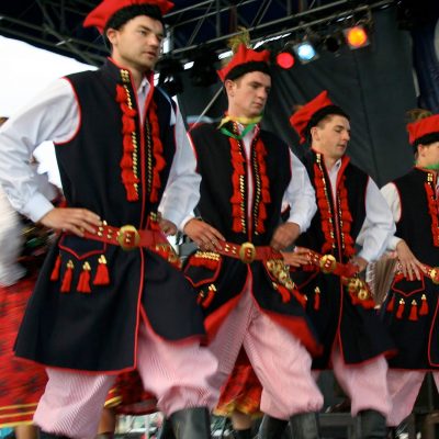 Krakowiak Hat folk dancers
